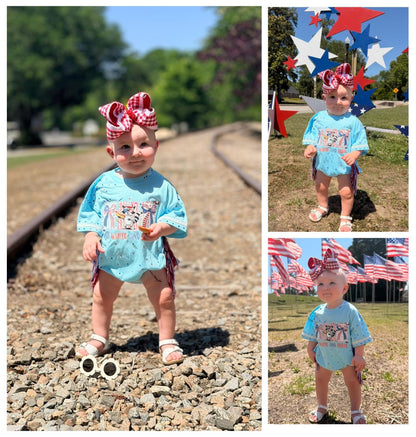 Red white and feral with bows